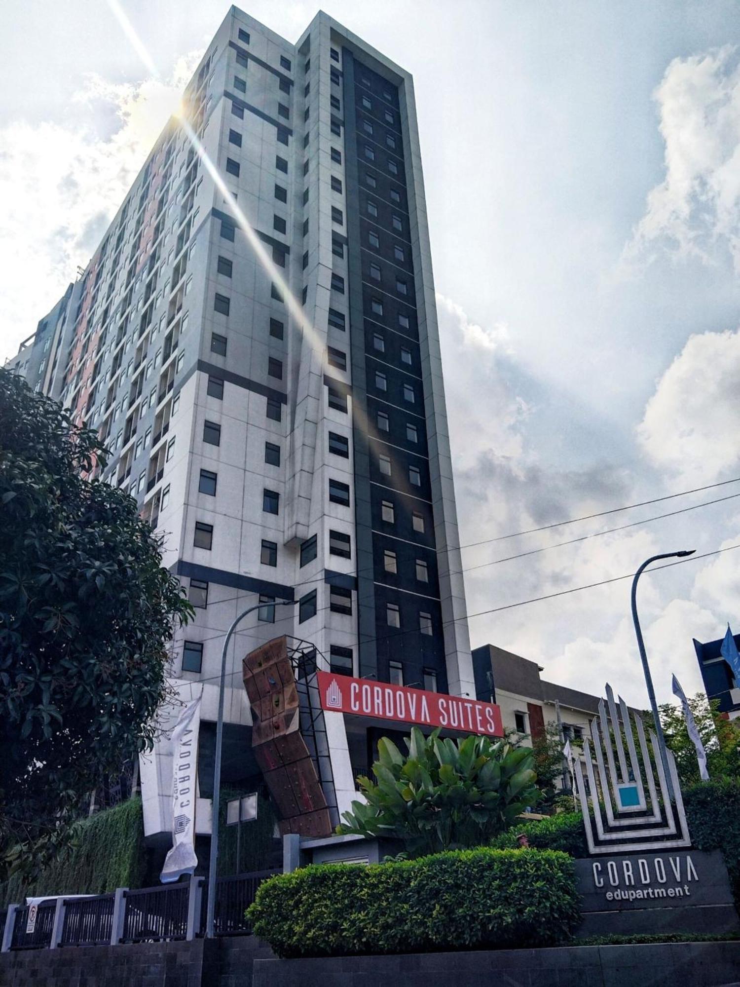 Cordova Suites Semarang Exterior photo